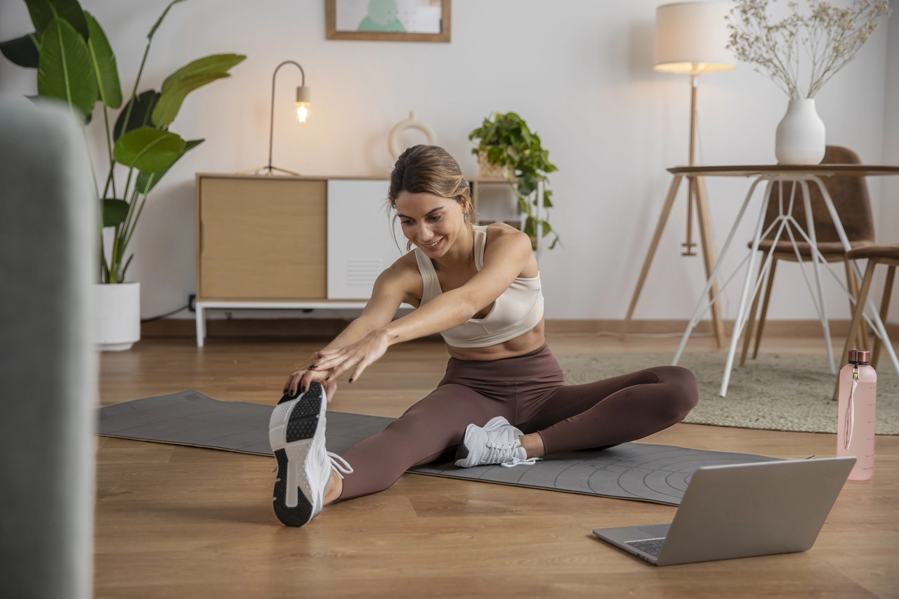 Fare stretching appena svegli: i benefici che molti sottovalutano Fare stretching appena svegli: i benefici che molti sottovalutano