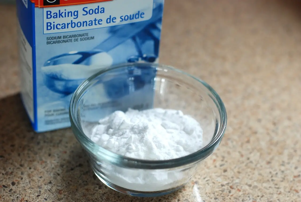 Scopri subito perché combinare aceto e bicarbonato può essere dannoso per le tubature Scopri subito perché combinare aceto e bicarbonato può essere dannoso per le tubature