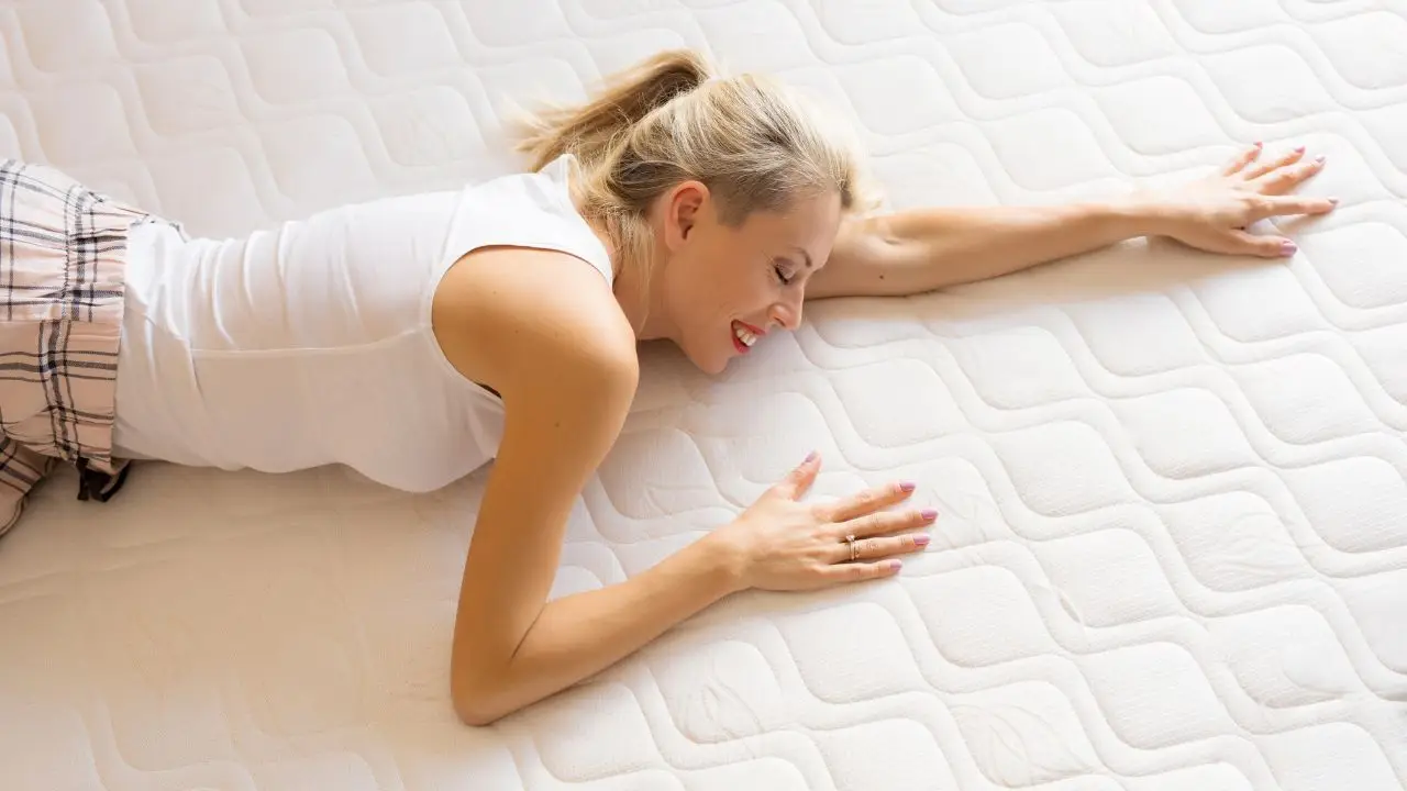 Come evitare che il materasso accumuli calore: l’accorgimento da conoscere Come evitare che il materasso accumuli calore: l’accorgimento da conoscere