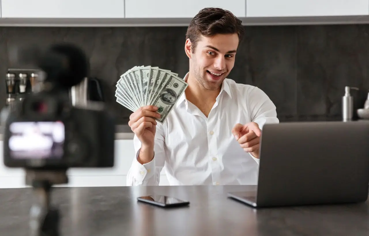 Consulenza online: quanto puoi guadagnare lavorando da remoto Consulenza online: quanto puoi guadagnare lavorando da remoto