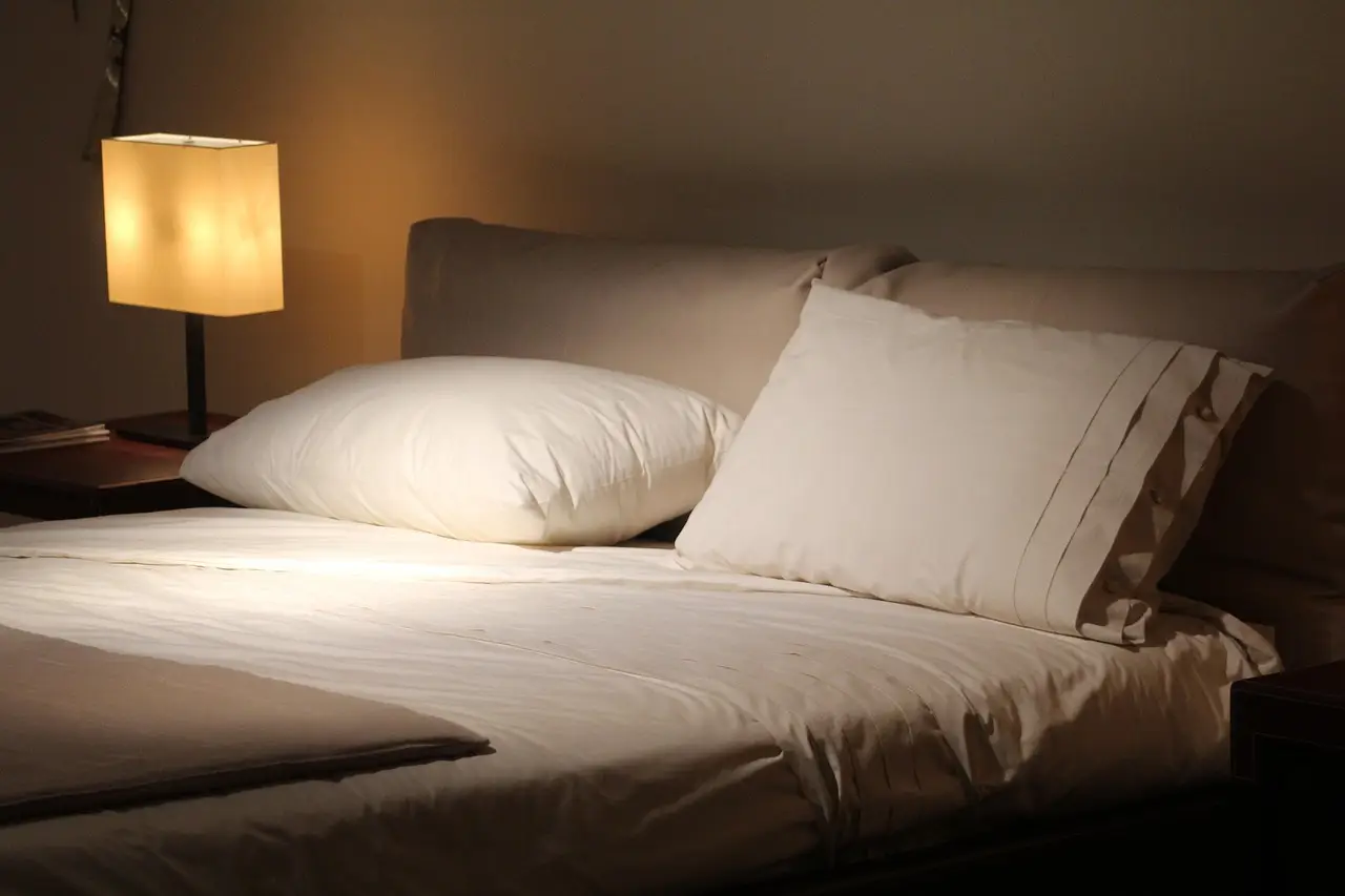 Luci regolabili per la camera: ecco come migliorare il sonno Luci regolabili per la camera: ecco come migliorare il sonno