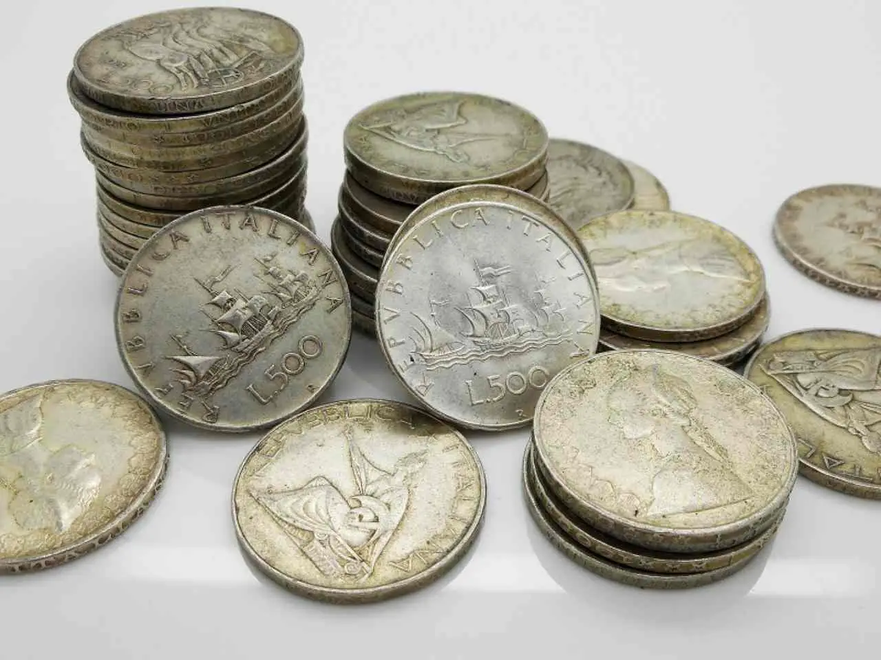 Lire italiane d’argento: il valore attuale di queste monete dimenticate Lire italiane d’argento: il valore attuale di queste monete dimenticate