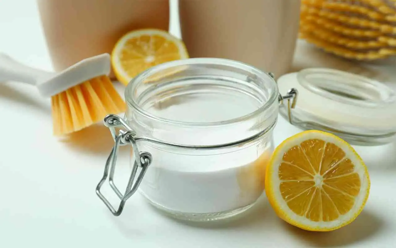 Come profumare il bagno in modo naturale: il trucco con limone e sale Come profumare il bagno in modo naturale: il trucco con limone e sale