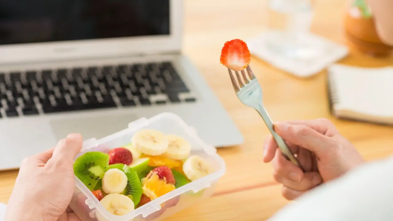 I due errori da evitare a pranzo se vuoi mantenere stabile la glicemia I due errori da evitare a pranzo se vuoi mantenere stabile la glicemia