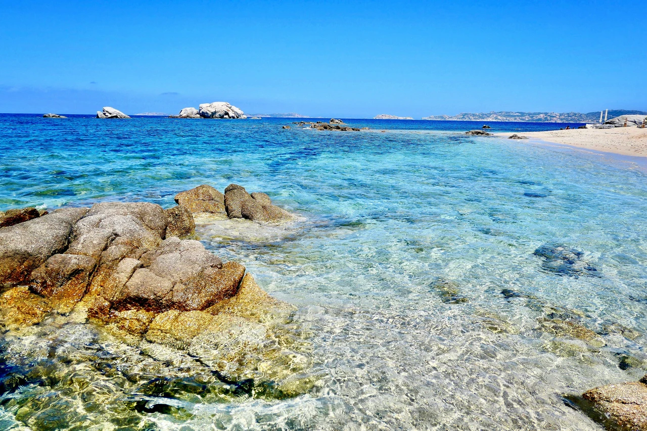 Le spiagge più belle d’Italia dove l’acqua è cristallina e l’ingresso è gratis Le spiagge più belle d’Italia dove l’acqua è cristallina e l’ingresso è gratis