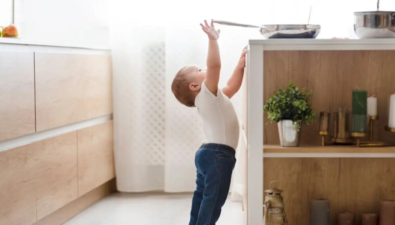 Vuoi una cucina più sicura? Cinque abitudini che molti sottovalutano e ti espongono a rischi Vuoi una cucina più sicura? Cinque abitudini che molti sottovalutano e ti espongono a rischi