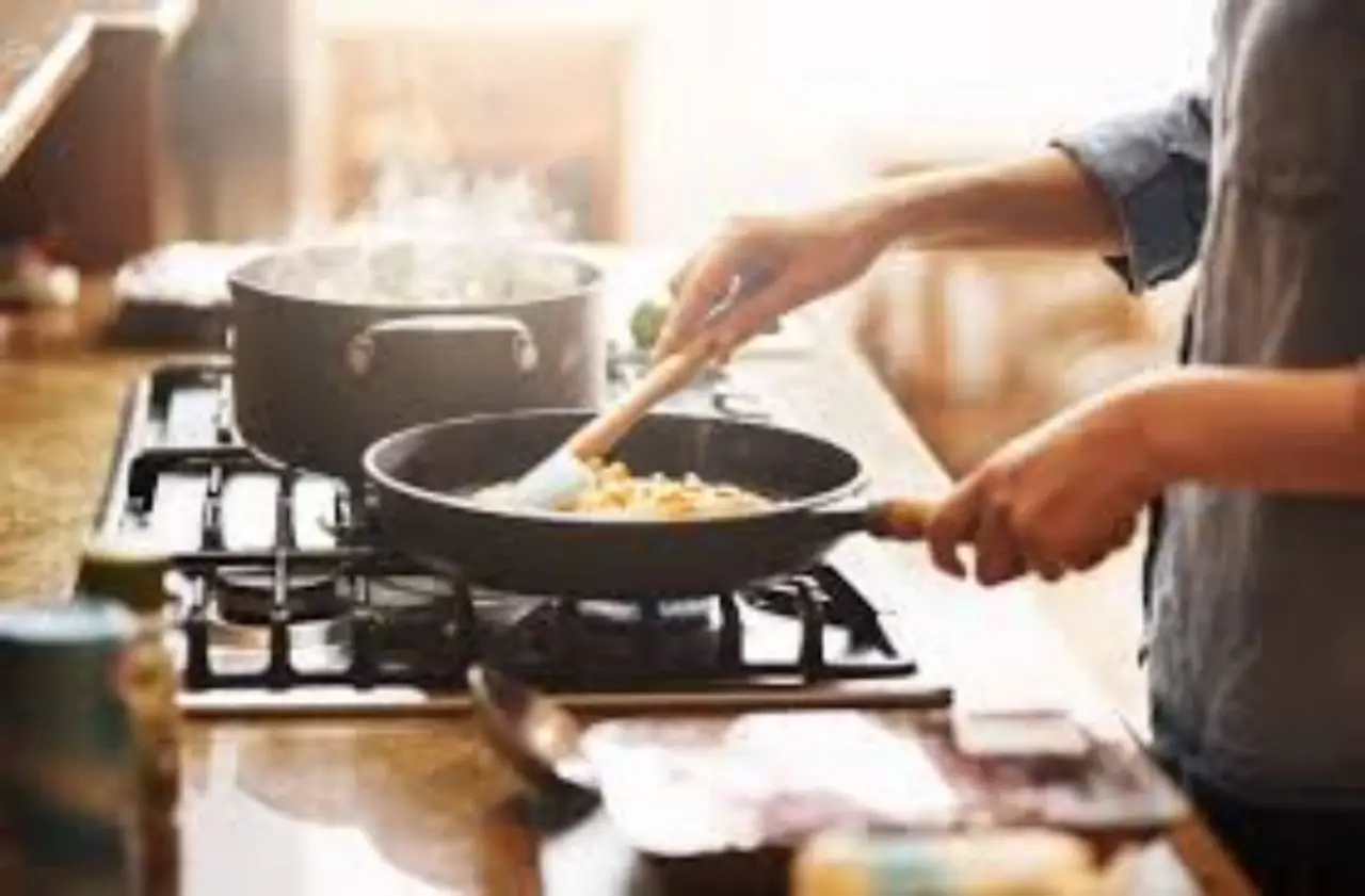Vuoi una cucina più sicura? Cinque abitudini che molti sottovalutano e ti espongono a rischi Vuoi una cucina più sicura? Cinque abitudini che molti sottovalutano e ti espongono a rischi
