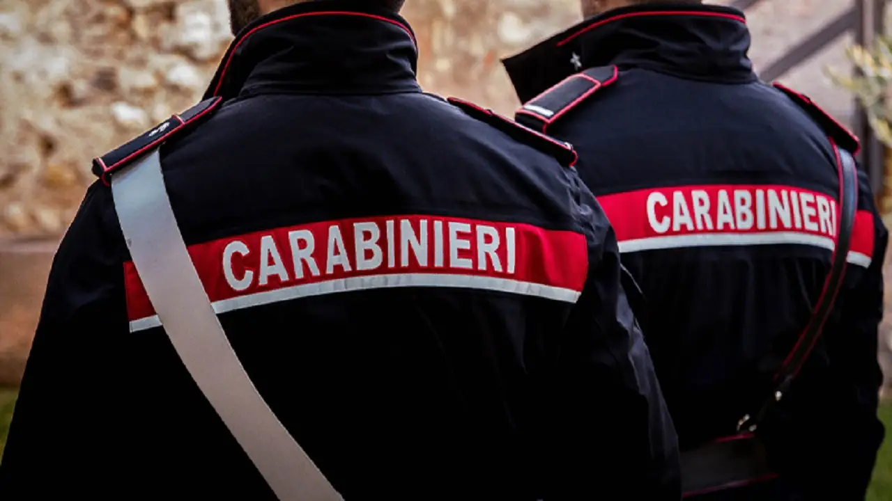 Qual è il reddito di un vigile del fuoco in Italia dopo dieci anni di servizio? Qual è il reddito di un vigile del fuoco in Italia dopo dieci anni di servizio?