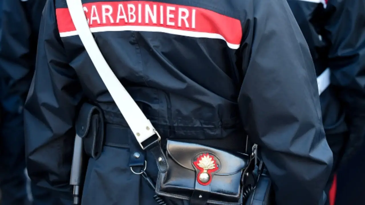 Qual è il reddito di un vigile del fuoco in Italia dopo dieci anni di servizio? Qual è il reddito di un vigile del fuoco in Italia dopo dieci anni di servizio?