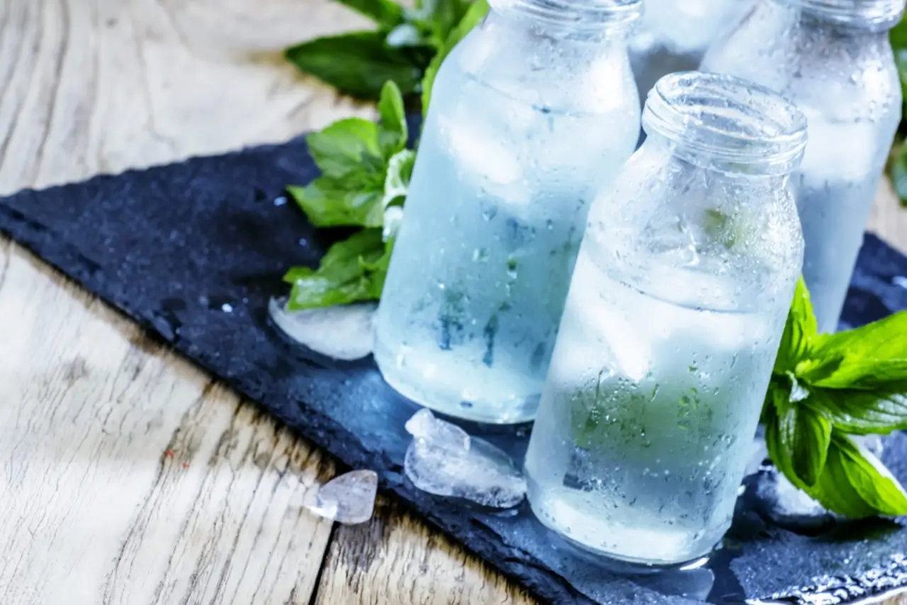 I rischi nascosti nell’acqua frizzante: come riconoscere le etichette più sicure I rischi nascosti nell’acqua frizzante: come riconoscere le etichette più sicure