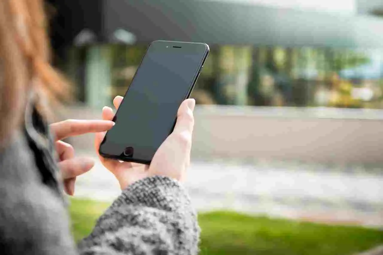 Come eliminare foto doppie dal tuo smartphone in pochi passaggi pratici Come eliminare foto doppie dal tuo smartphone in pochi passaggi pratici