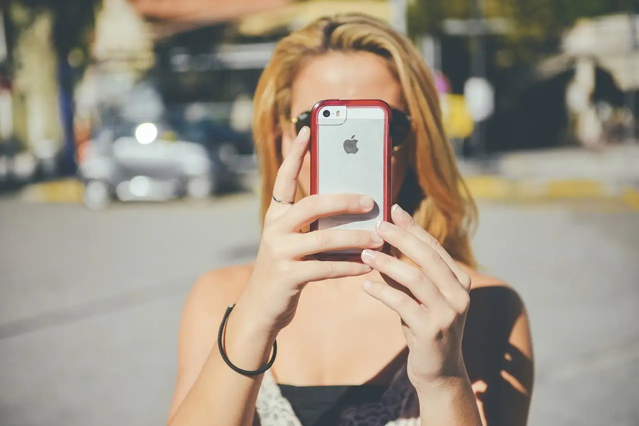 Come eliminare foto doppie dal tuo smartphone in pochi passaggi pratici Come eliminare foto doppie dal tuo smartphone in pochi passaggi pratici
