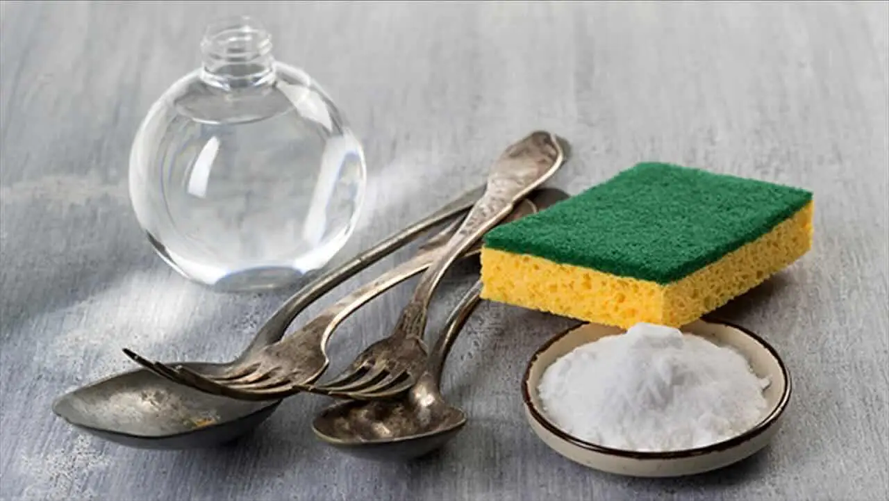 Calcare in cucina? Un rimedio naturale efficace per pulire superfici e stoviglie Calcare in cucina? Un rimedio naturale efficace per pulire superfici e stoviglie